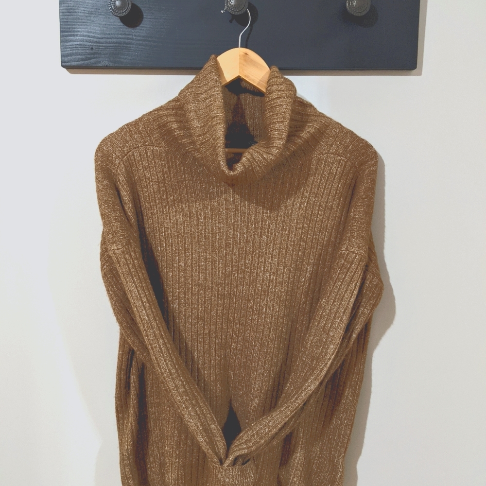 Denver Hayes, Camel coloured lose turtle neck sweater. Size medium.